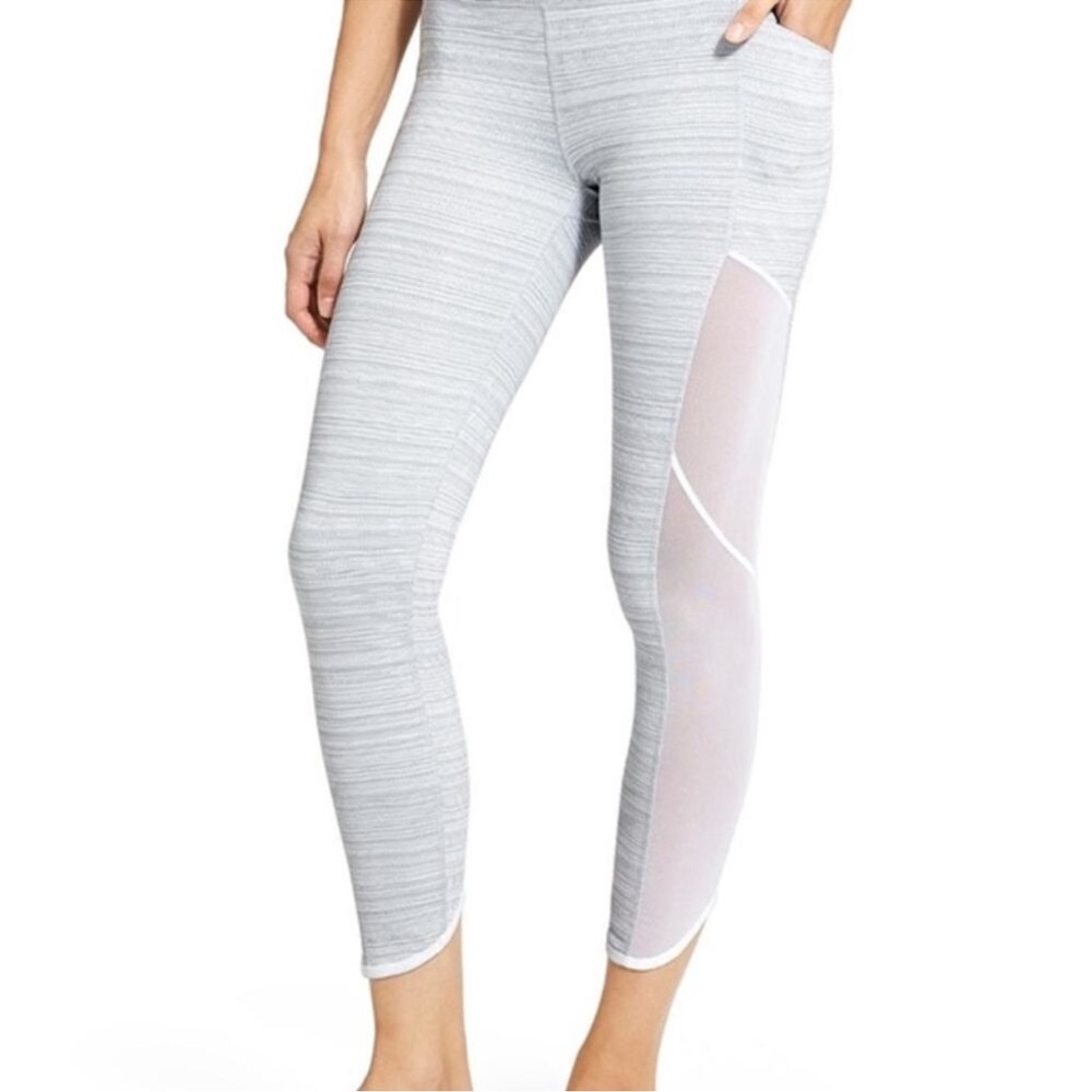 Athleta High Rise Chaturanga Mesh Side Phone Pockets Jacquard Gray Small